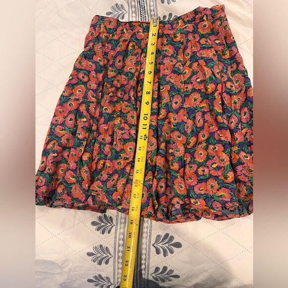 L. Bates Floral Circle Skirt Sz 6 Pink Yellow Silky Mini Spring Vacay - Picture 4 of 10